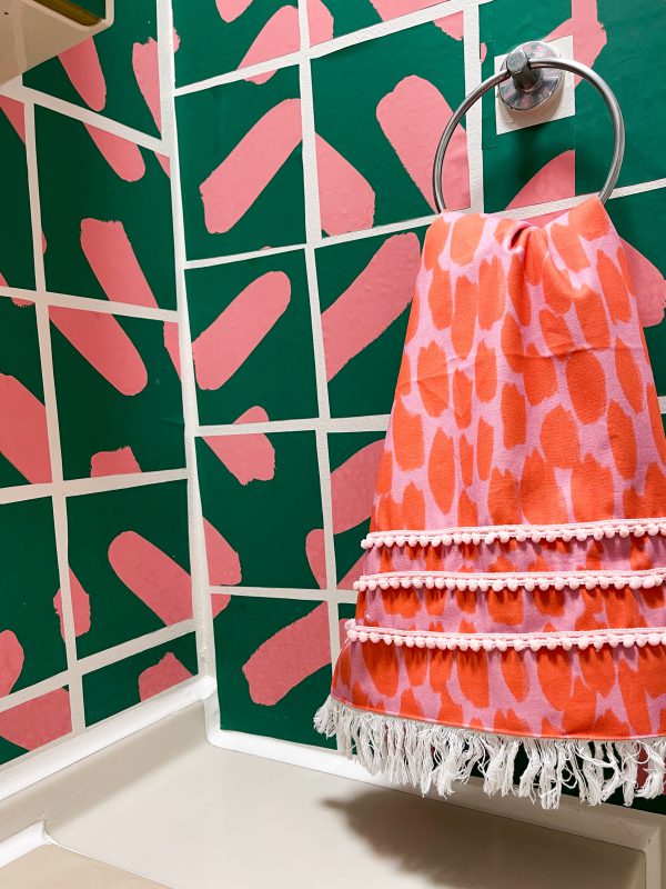 Hand-towel-with-trims