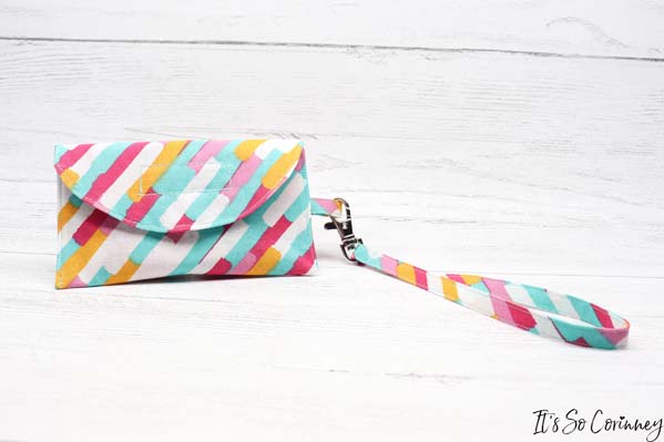 Key-fob-wristlet-for-easy-sewing-projects-to-make-and-sell-at-craft-fairs