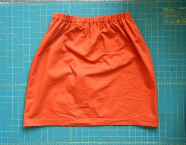 Simple-skirt-with-elastic-waist