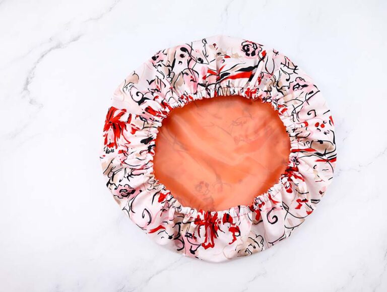 Shower-cap-with-elastic