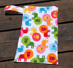 Fabric-wet-bag-sewing-ideas-for-the-bathroom