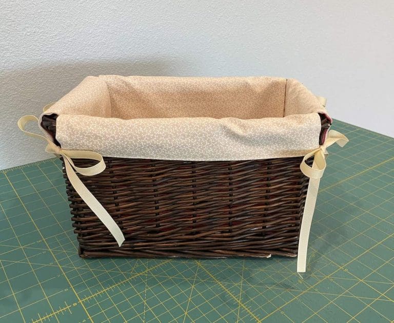 Fabric-basket-liner-for-sewing-projects-to-organize-your-home