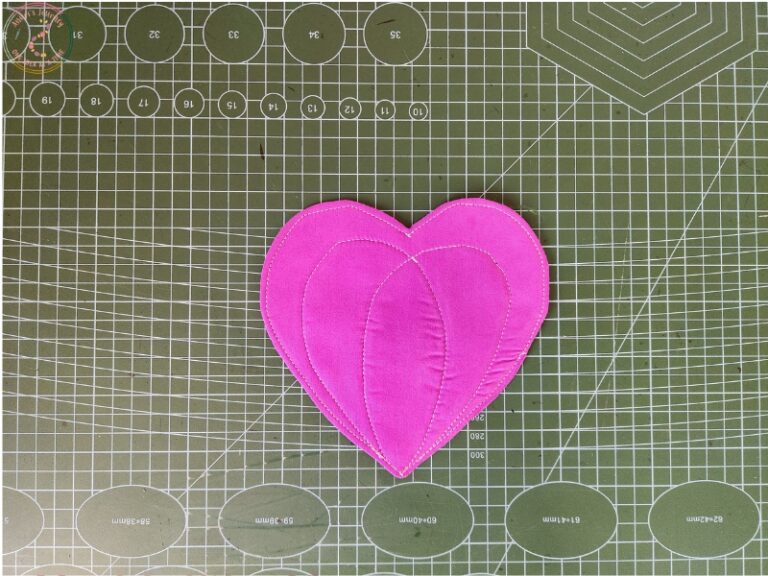 Heart-shaped-coaster-for-sewing-projects-to-make-with-scraps