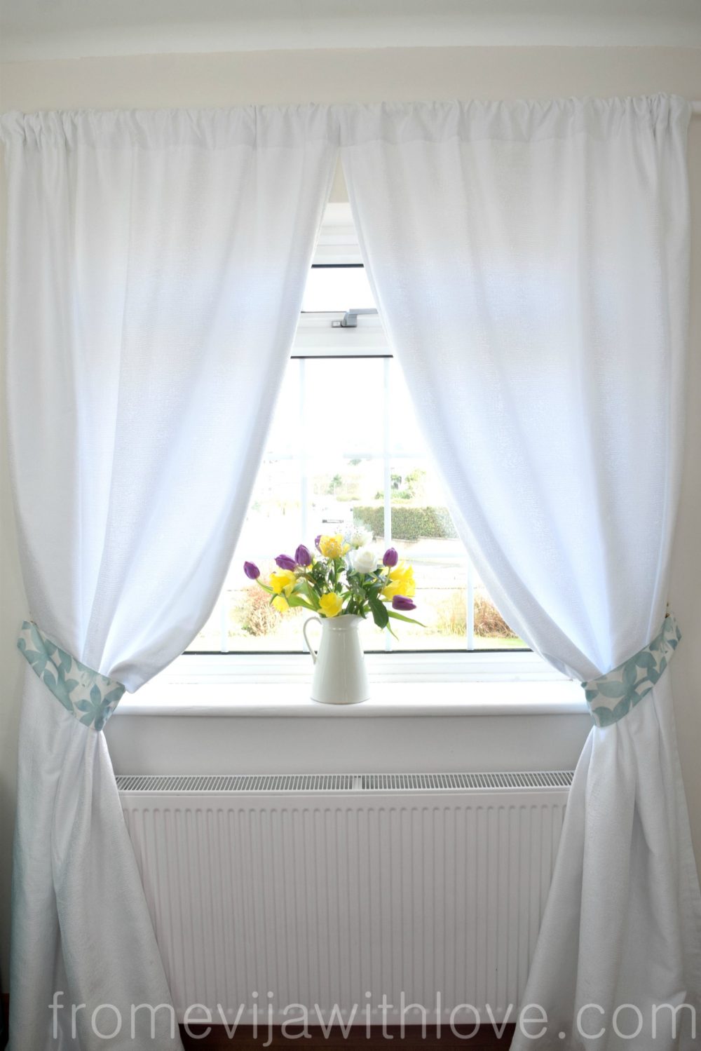 Curtains-with-tiebacks