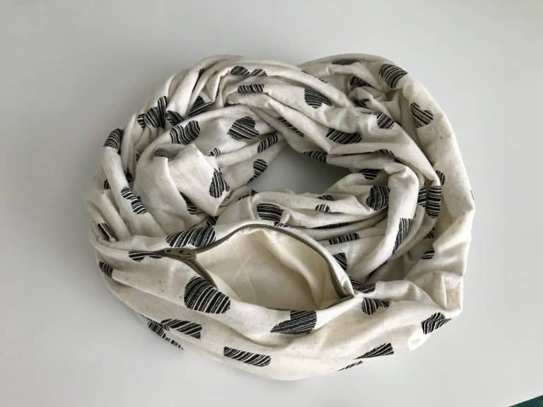 Scarf-with-hidden-pocket
