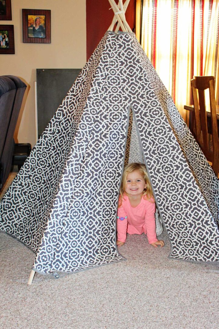 Play-tent-for-sewing-projects-that-make-great-Christmas-gifts